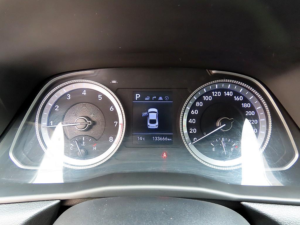 HYUNDAI Sonata - Vista 9