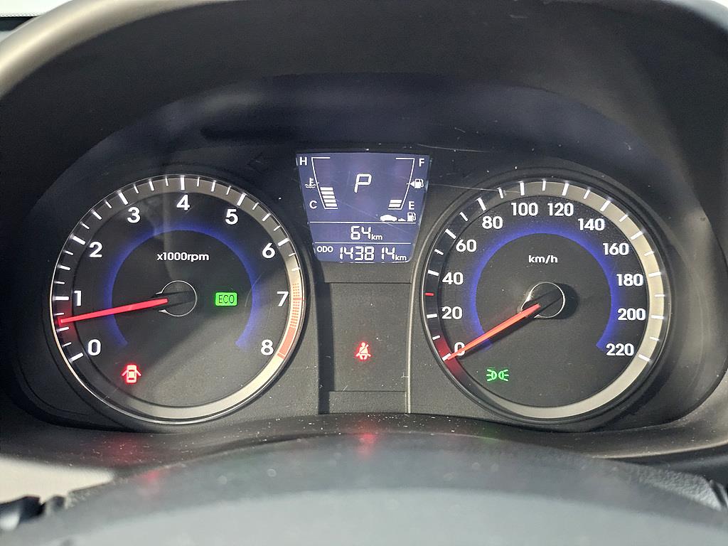 HYUNDAI Accent - Vista 7