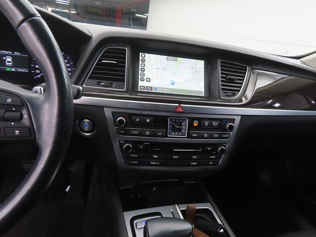 Genesis G80 - Vista 10