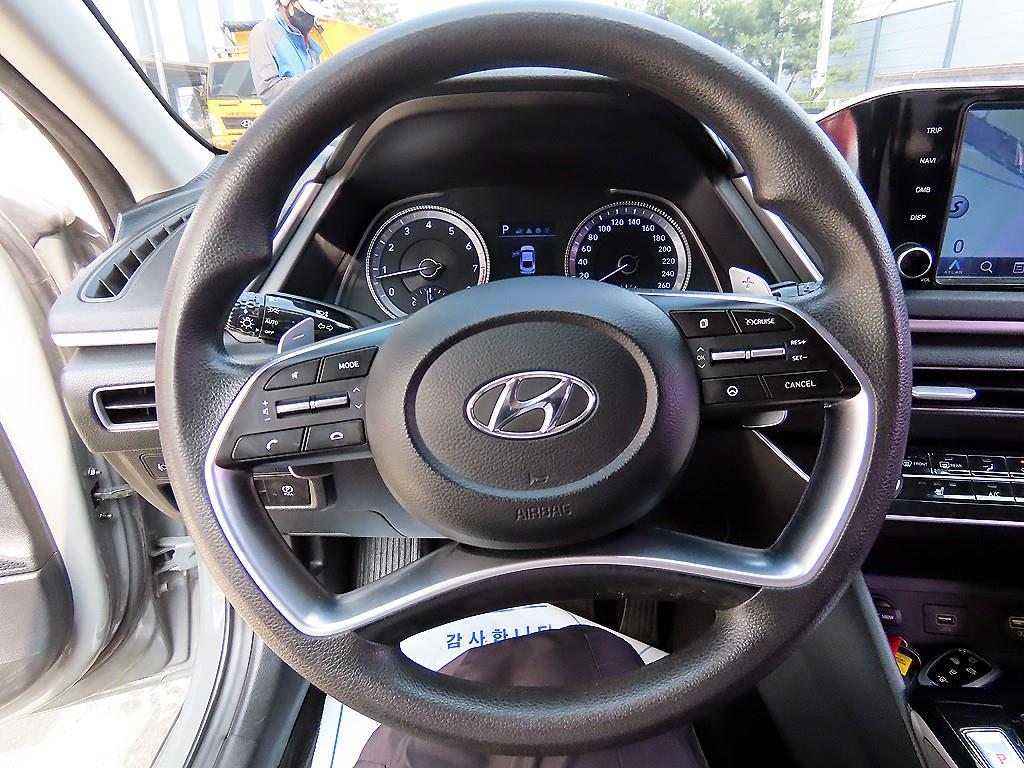 HYUNDAI Sonata - Vista 8