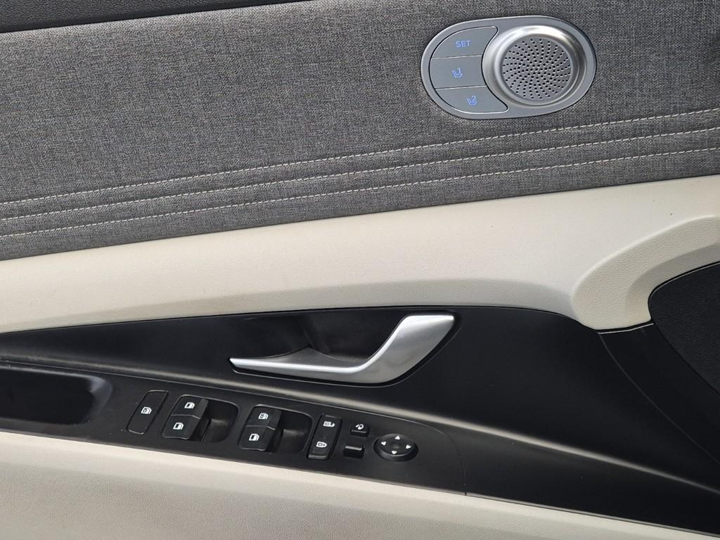 HYUNDAI Avante - Vista 10