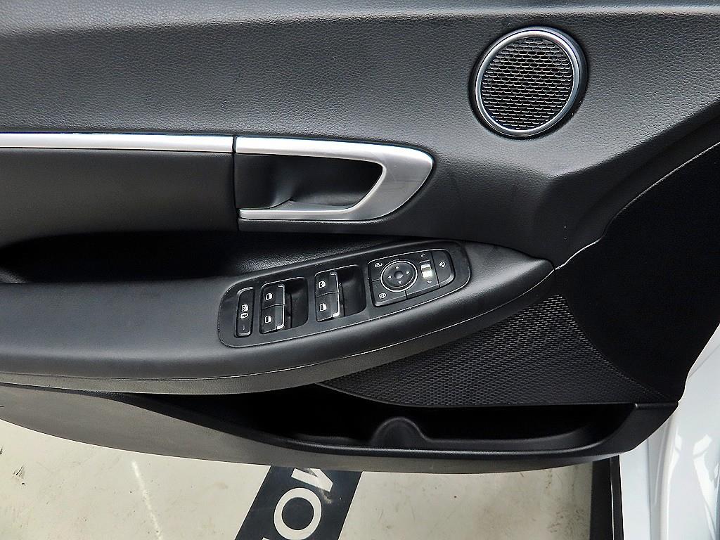 HYUNDAI Sonata - Vista 11