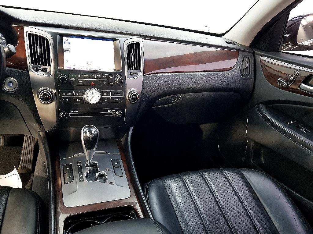 HYUNDAI Equus - Vista 10