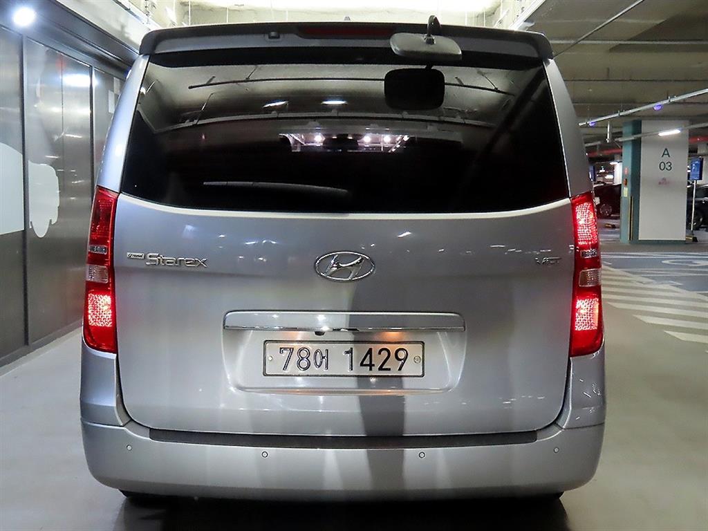 HYUNDAI Starex - Vista 5