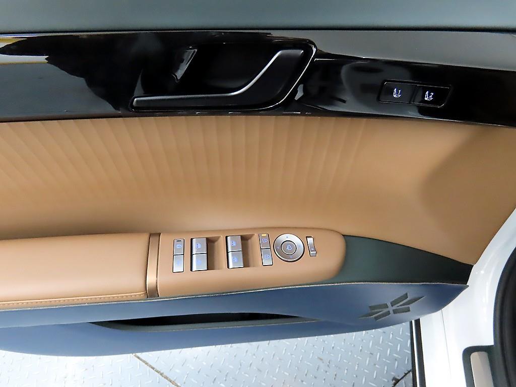 HYUNDAI Grandeur - Vista 11