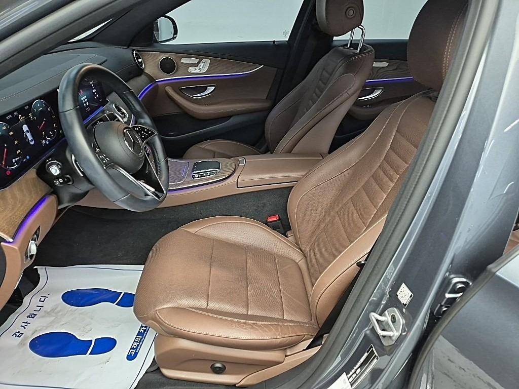 Mercedes Benz E class - Vista 12