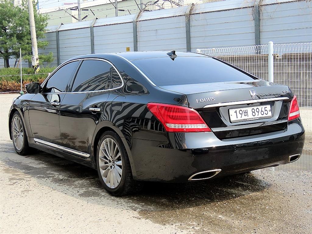 HYUNDAI Equus - Vista 3