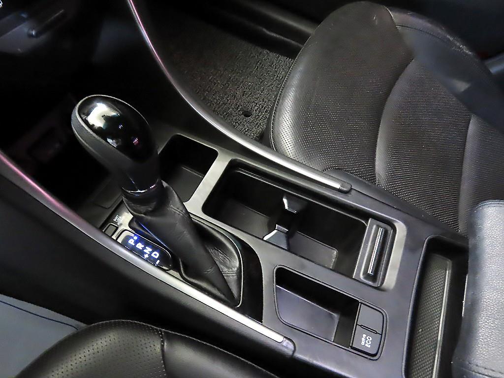 HYUNDAI Sonata - Vista 12