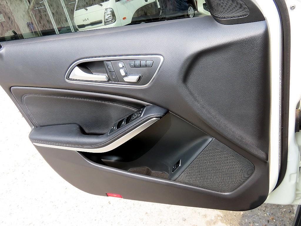 Mercedes Benz GLA Class 2018 Blanco - Importación desde Corea - HF Imports Iquique - Foto 12