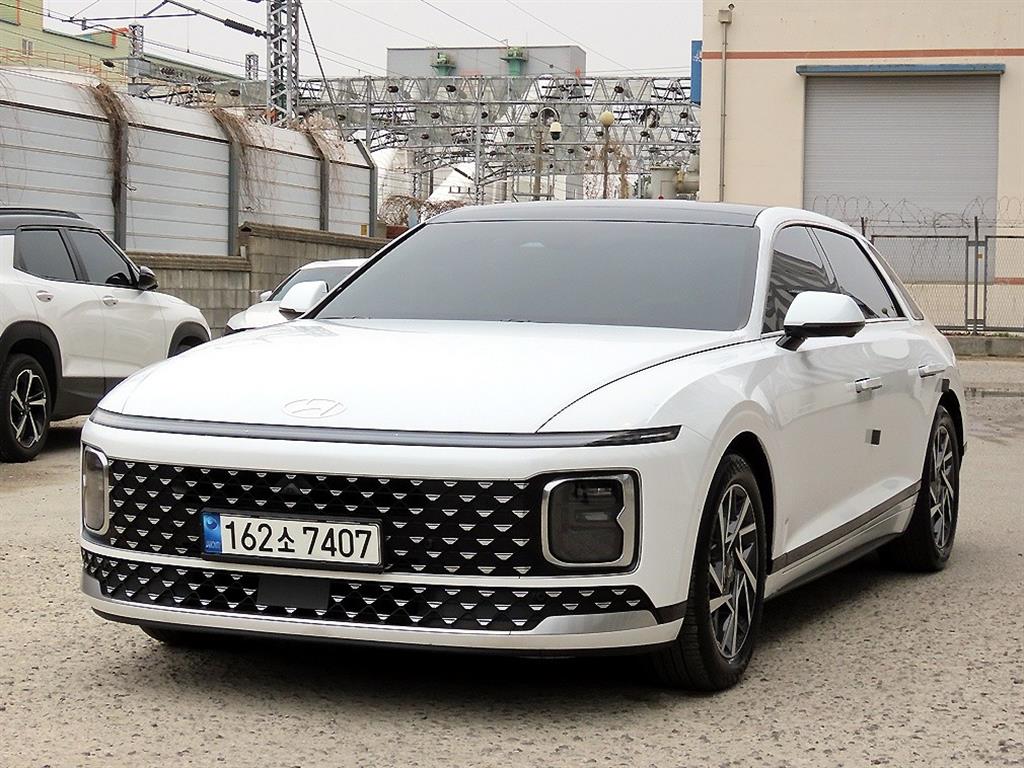 HYUNDAI Grandeur - Vista 2