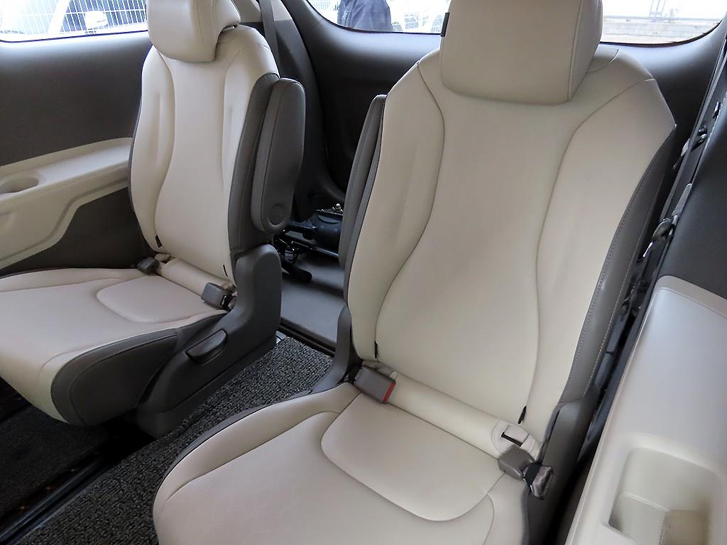 KIA Carnival - Vista 7