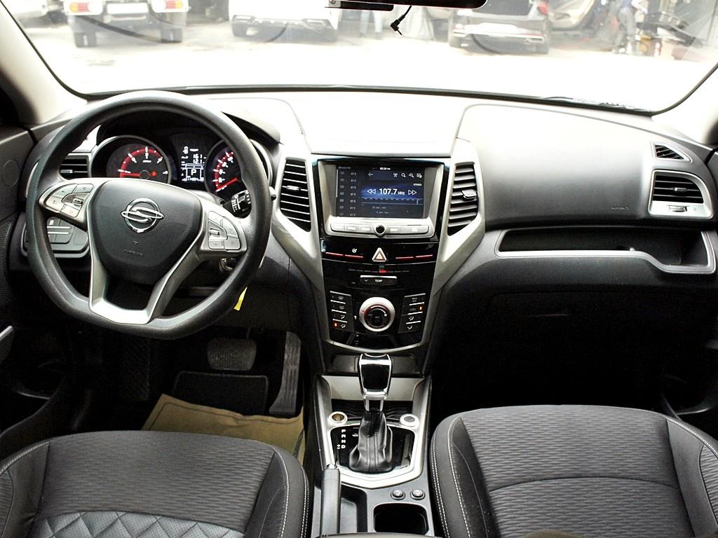 Ssangyong Tivoli - Vista 12