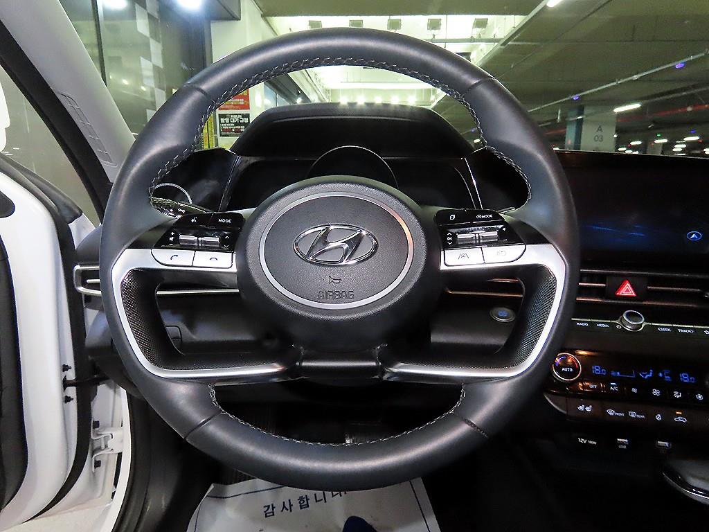 HYUNDAI Avante - Vista 8