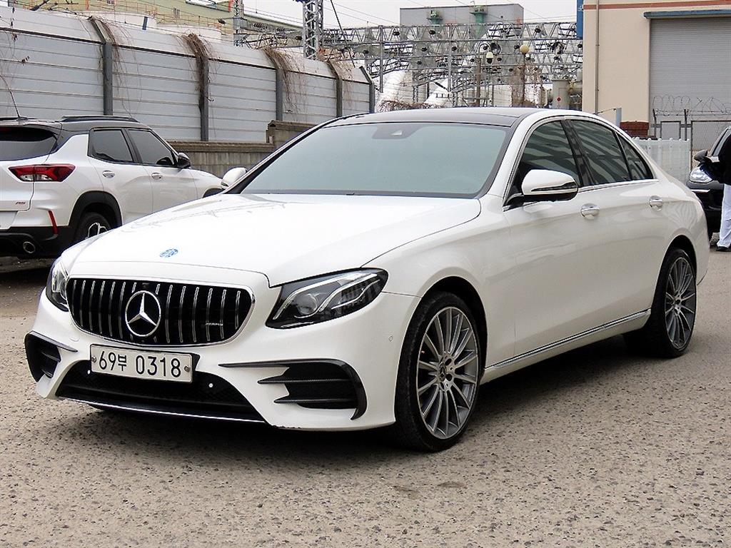 Mercedes Benz E class - Vista 2