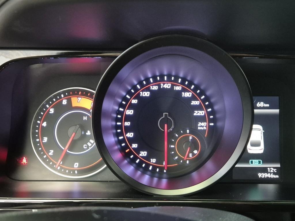 HYUNDAI Avante - Vista 6