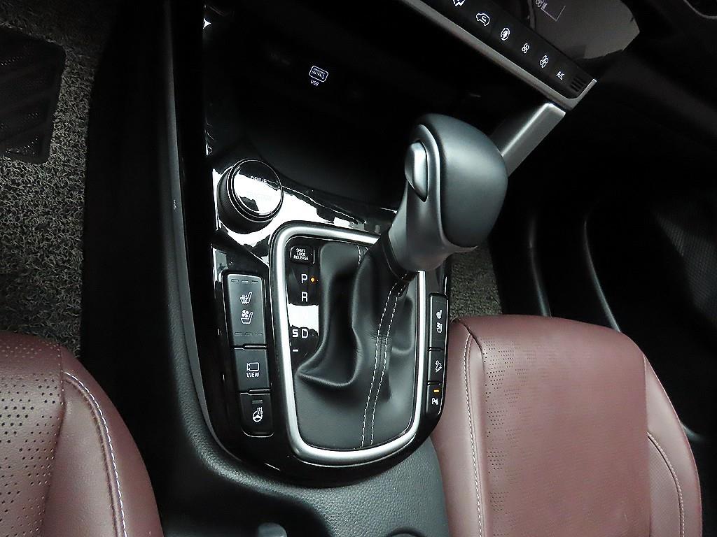 KIA Seltos - Vista 10