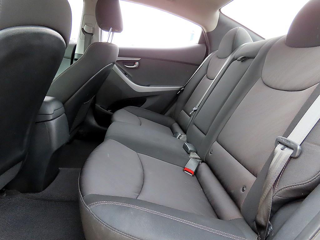 HYUNDAI Avante - Vista 6