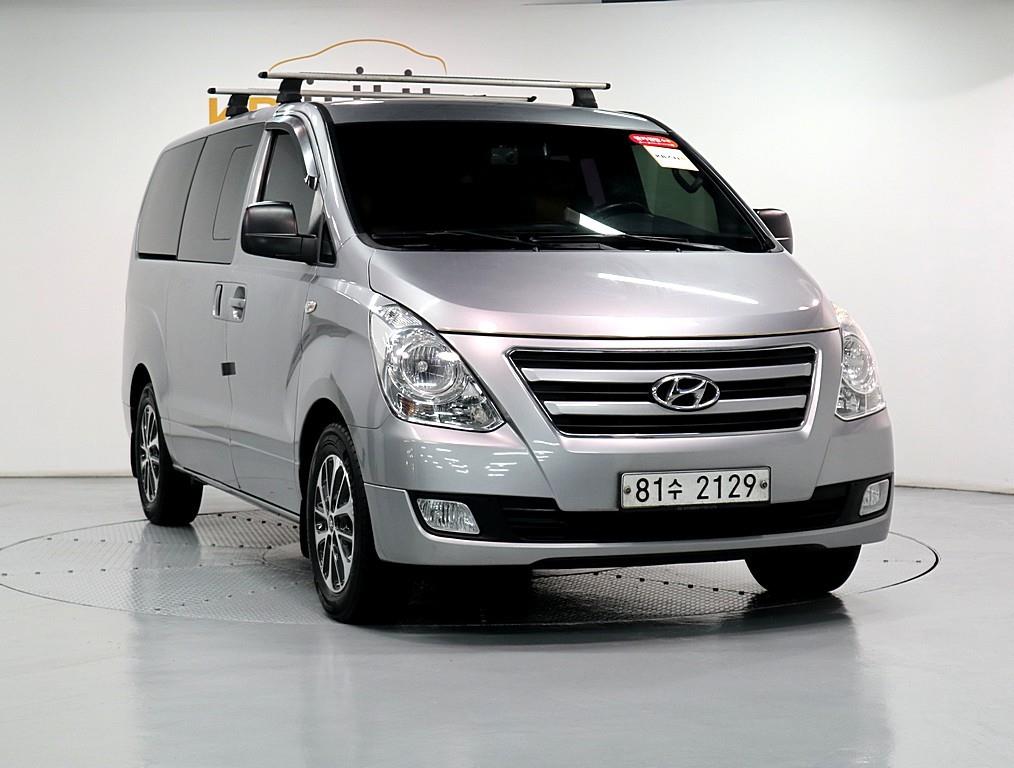 HYUNDAI Starex - Vista 2