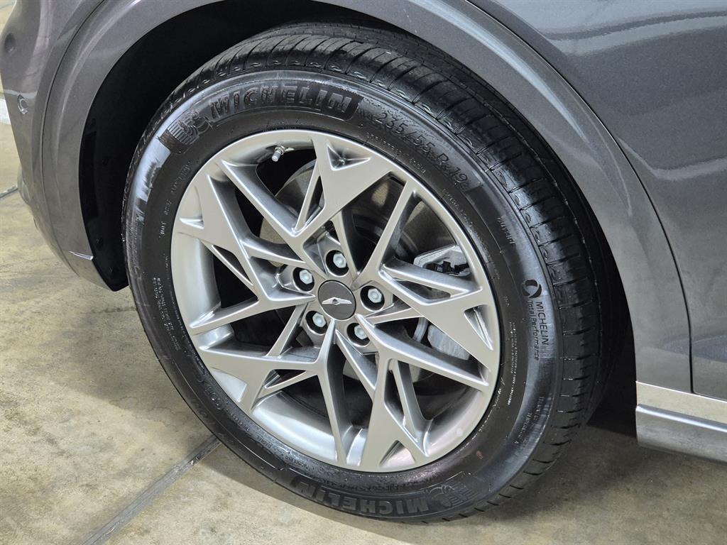 Genesis GV70 - Vista 5