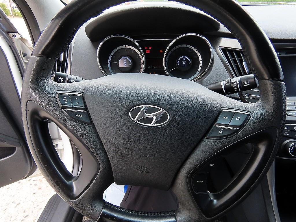 HYUNDAI Sonata - Vista 8