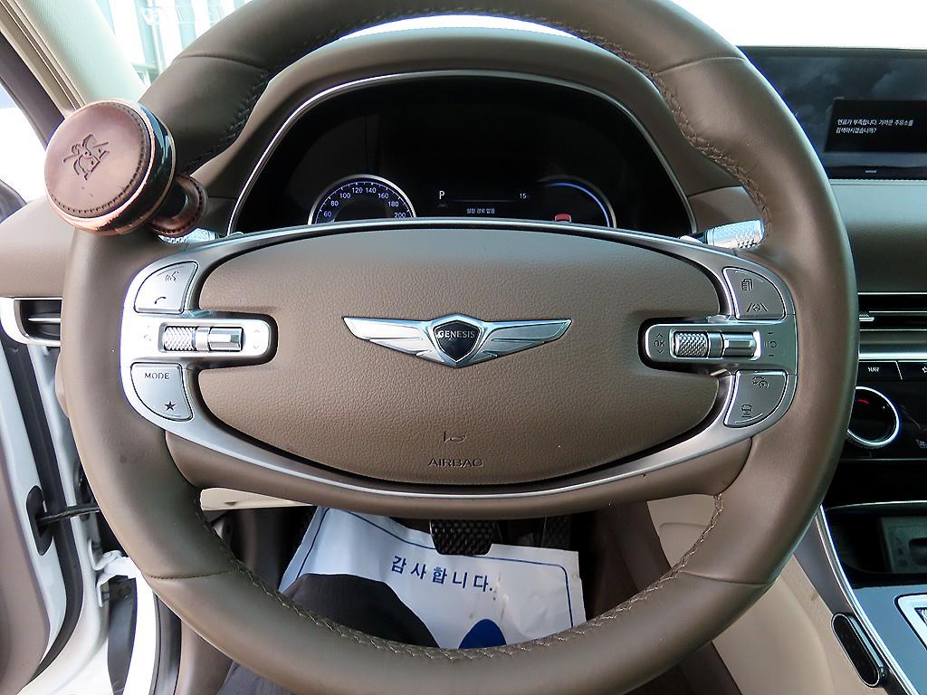 Genesis GV80 - Vista 8