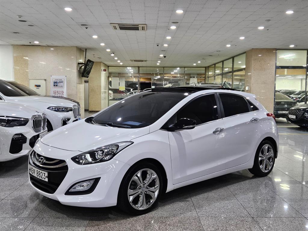 HYUNDAI i30 2015 Blanco - Importación desde Corea - HF Imports Iquique - Foto 1