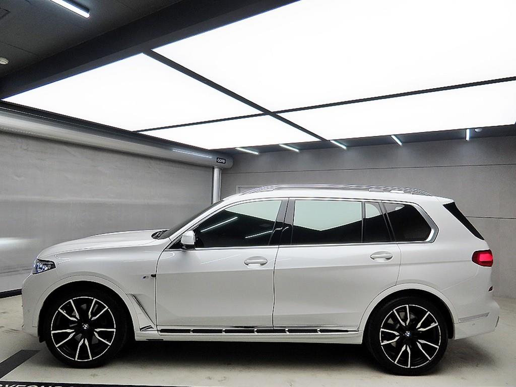 BMW X7 - Vista 4