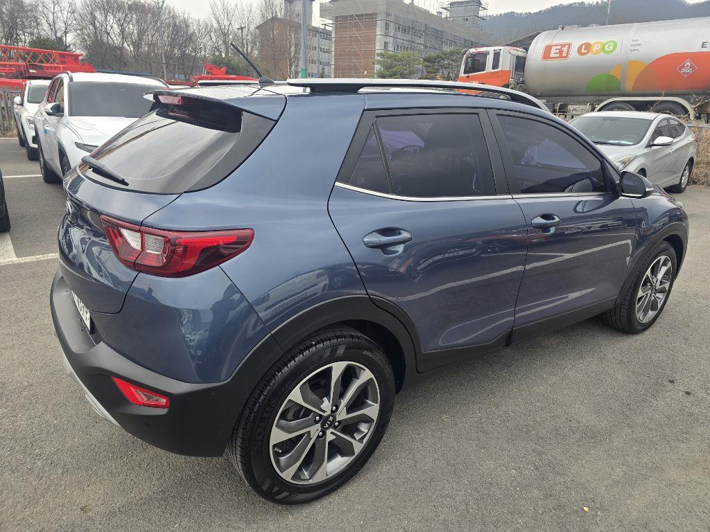KIA Stonic - Vista 4