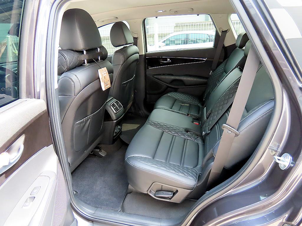 KIA Sorento - Vista 6