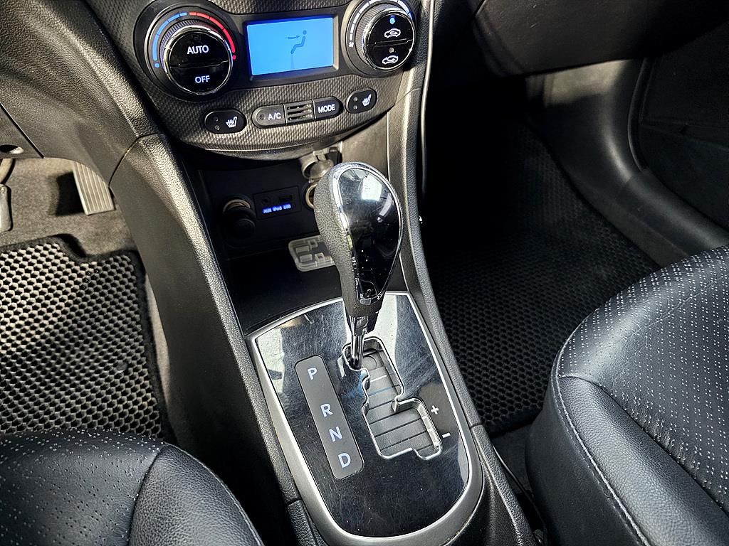 HYUNDAI Accent 2011 Plateado - Importación desde Corea - HF Imports Iquique - Foto 16