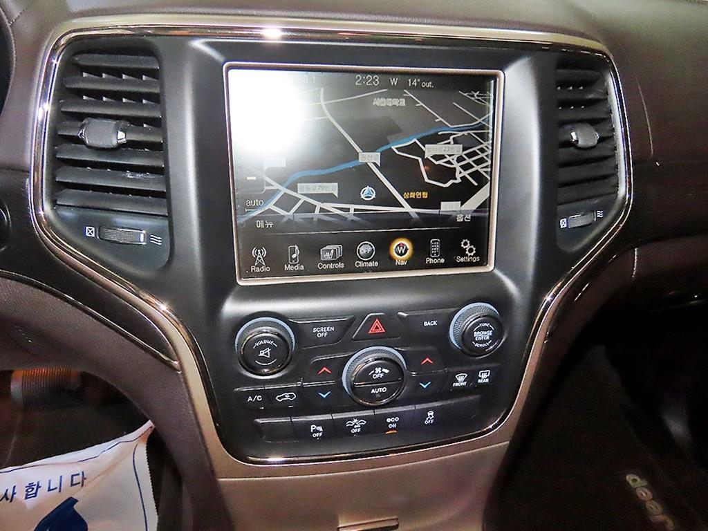 Jeep Cherokee - Vista 11