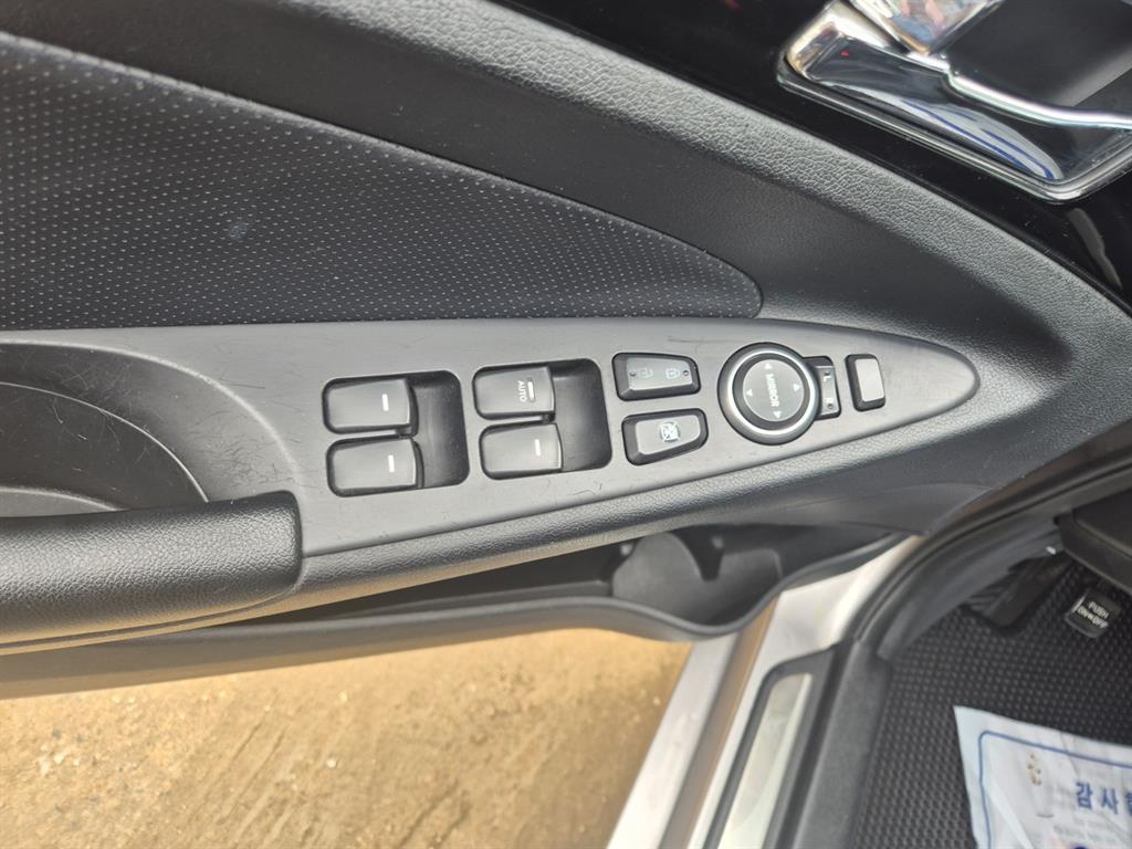 HYUNDAI Sonata - Vista 9