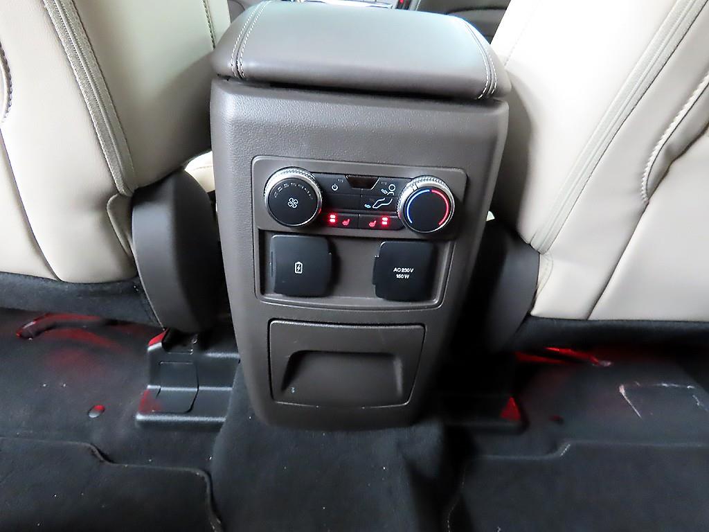 Ford Explorer - Vista 12