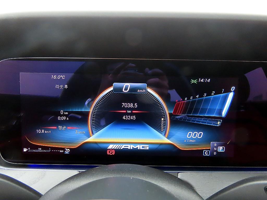 Mercedes Benz AMG GT - Vista 8