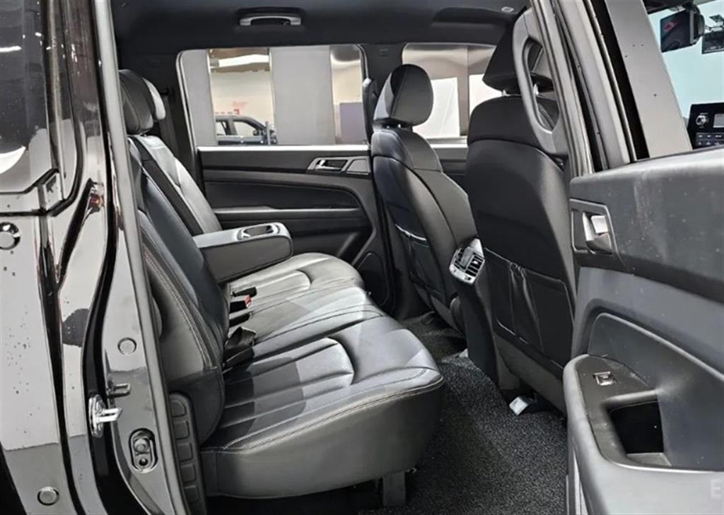 Ssangyong Musso - Vista 12