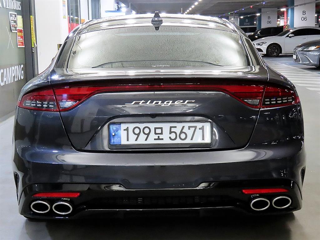 KIA Stinger - Vista 5