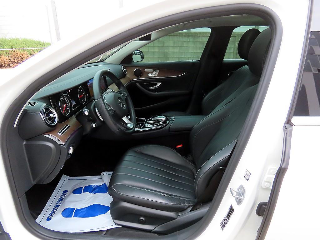 Mercedes Benz E class - Vista 5