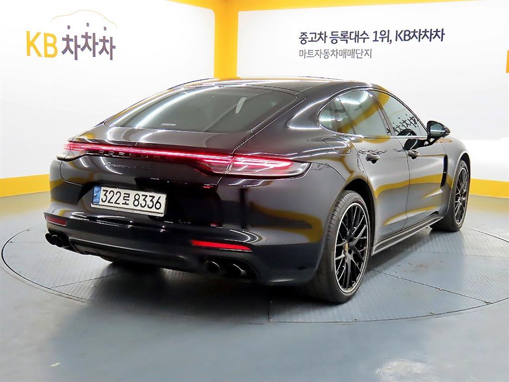 Porsche Panamera - Vista 4