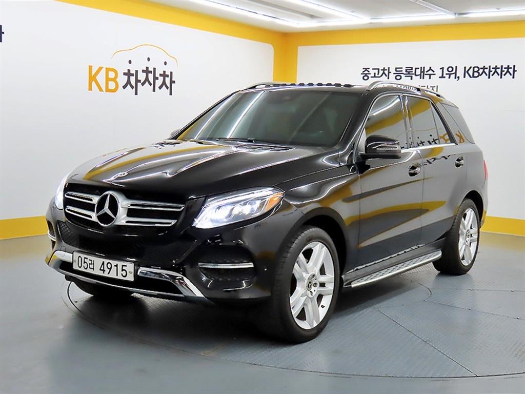 Mercedes Benz GLE Class - Vista 2