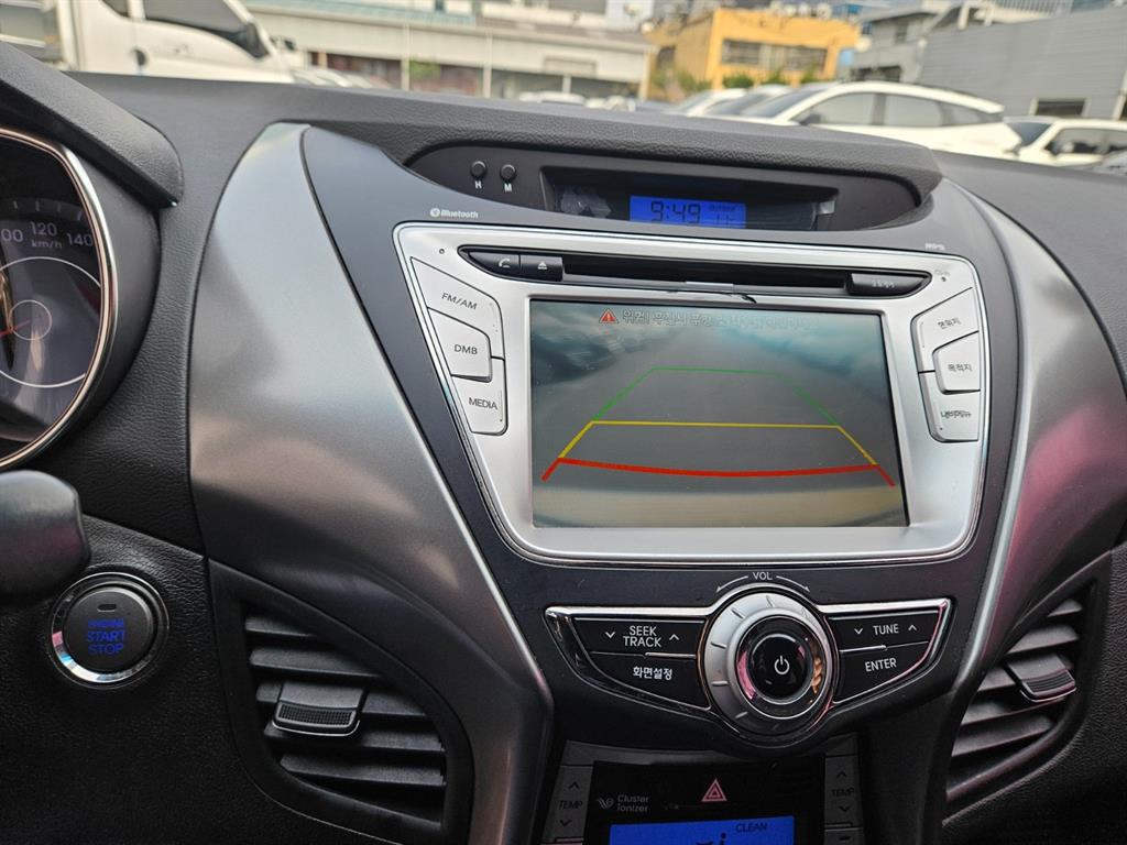 HYUNDAI Avante - Vista 8