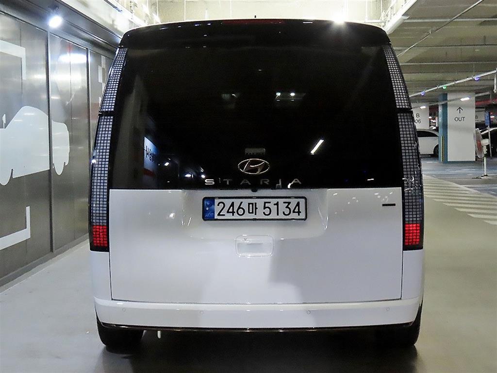 HYUNDAI Staria - Vista 5