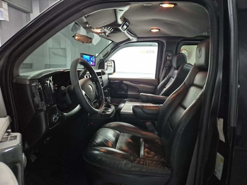 Chevrolet Express van - Vista 9