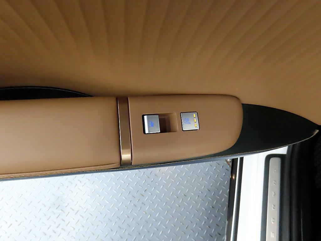 HYUNDAI Grandeur - Vista 12