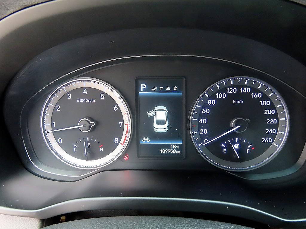 HYUNDAI Grandeur - Vista 9