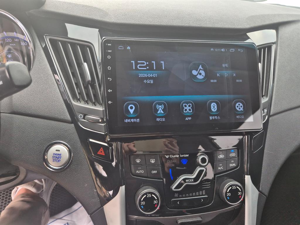 HYUNDAI Sonata - Vista 11