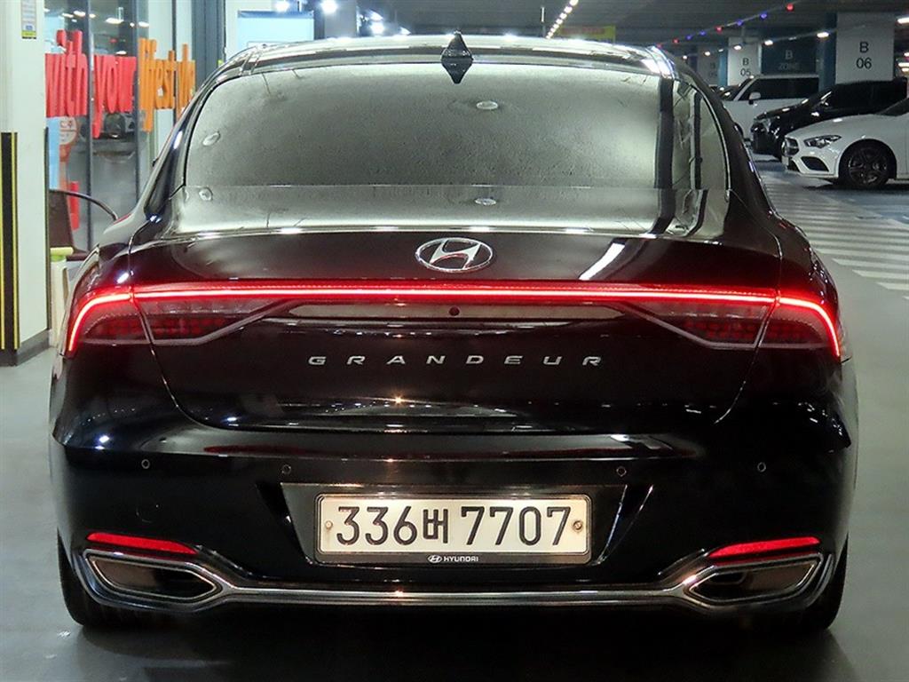 HYUNDAI Grandeur - Vista 5
