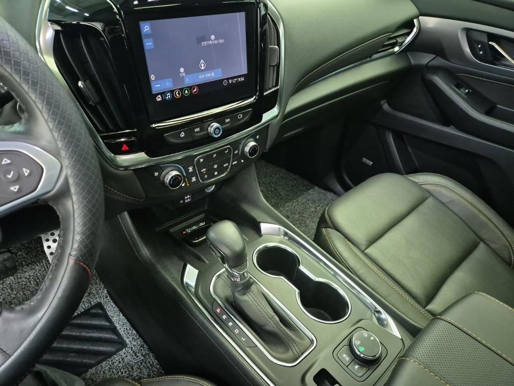 Chevrolet Travers - Vista 10