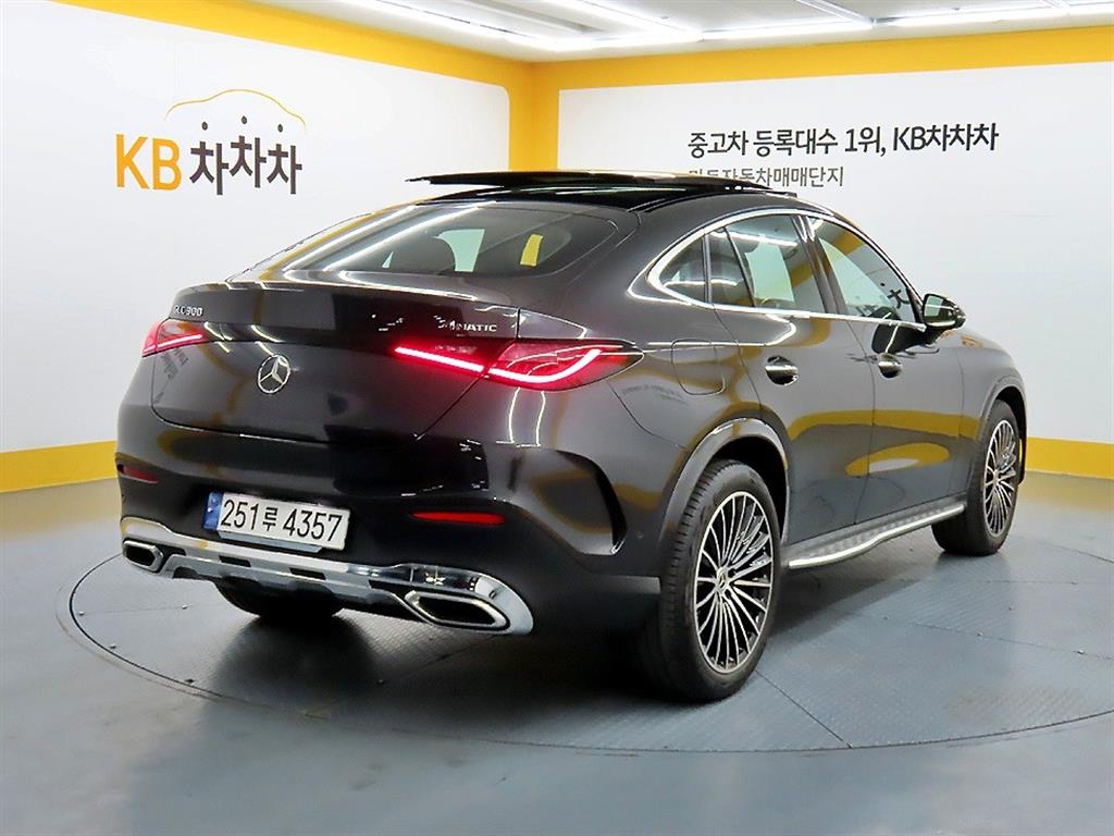 Mercedes Benz GLC Class - Vista 4