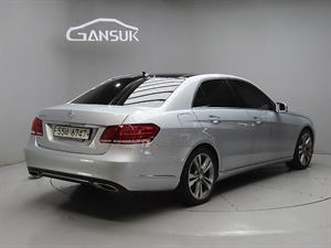 Mercedes Benz E class - Vista 8