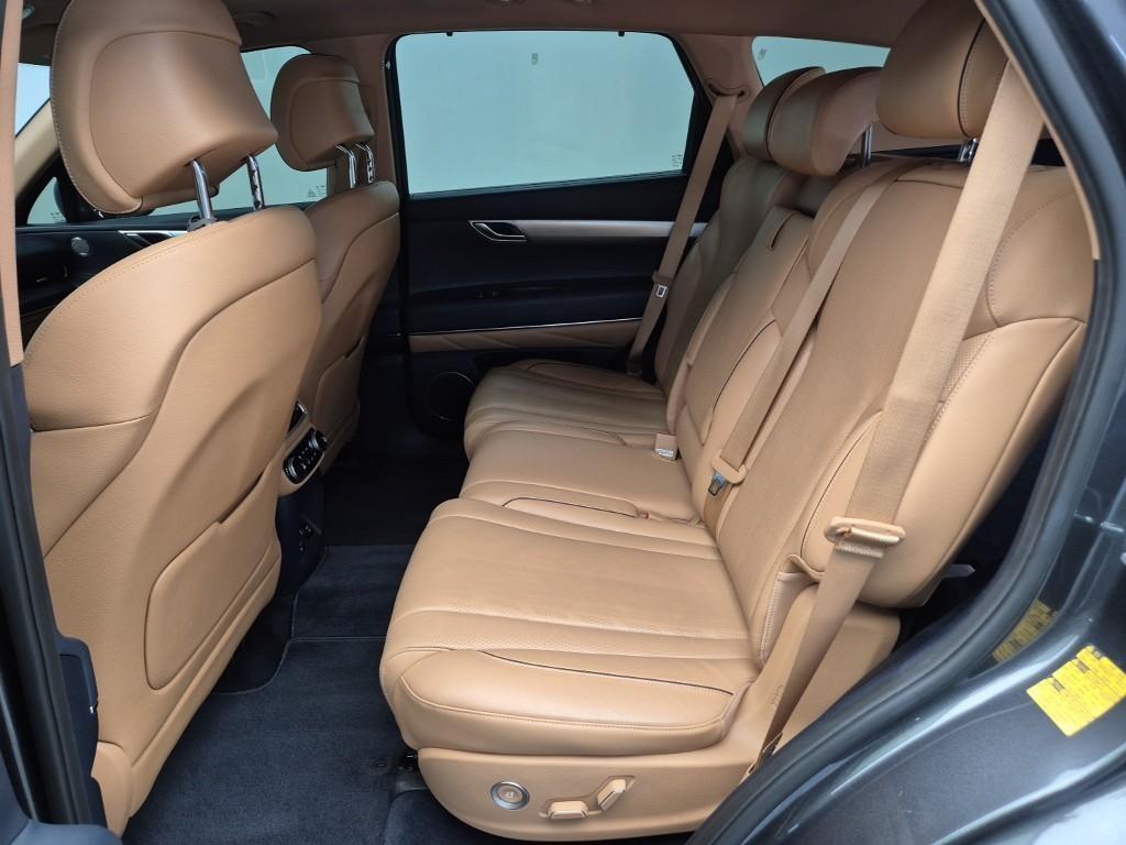 Genesis GV80 - Vista 7